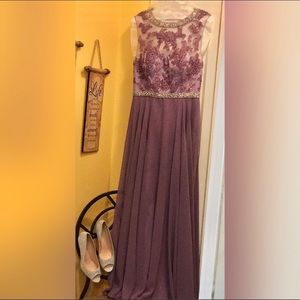 Dancing Queen Evening Dress (Lilac)